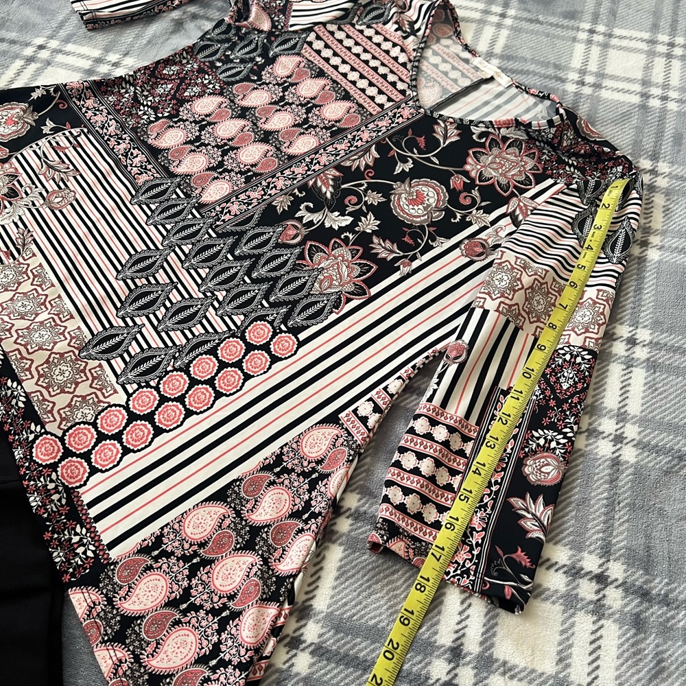 Women's Multicolor Patterned Top - Picture 3 of 5